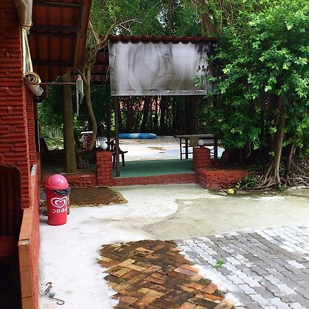 Pine Bungalow Krabi town Extérieur photo